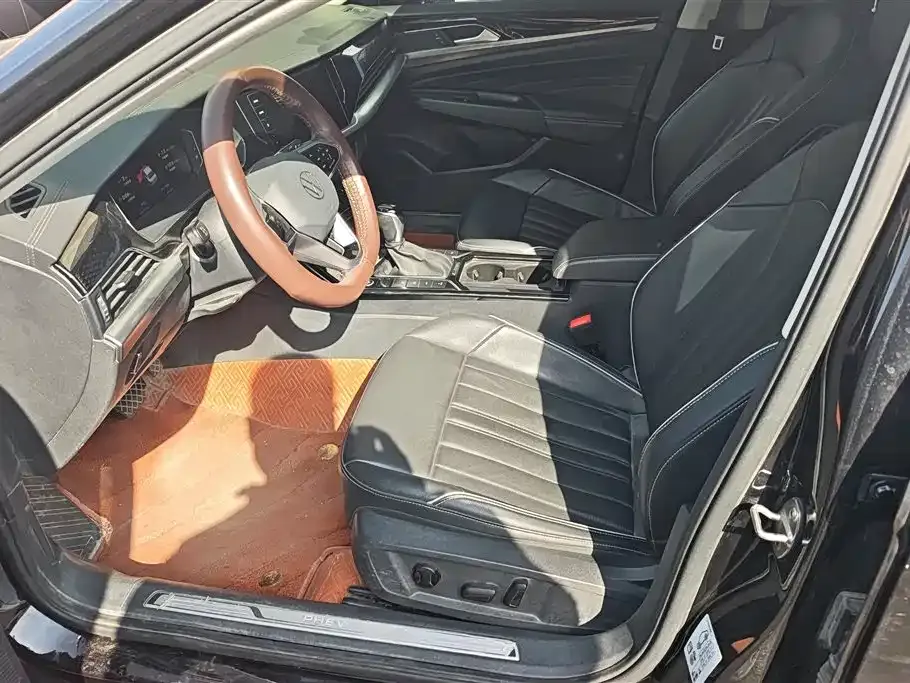 Volkswagen Passat New Energy — фото 10