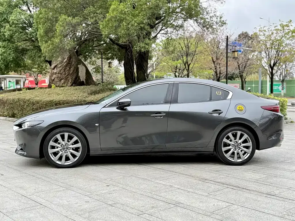 Mazda 3 Axela — фото 6