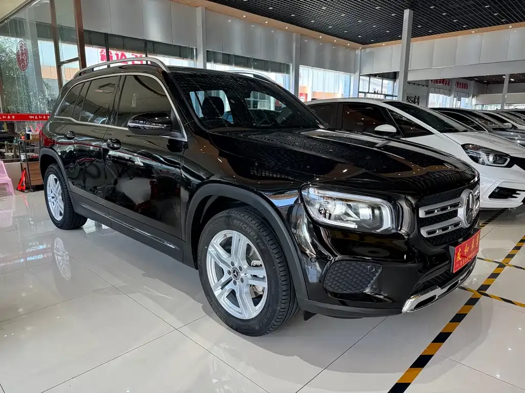 Mercedes-Benz GLB — фото 10