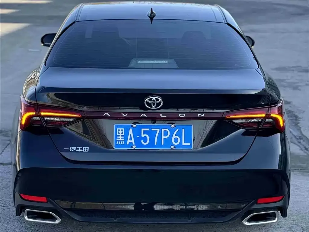 Toyota Avalon — фото 4