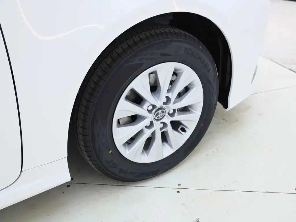 Toyota Corolla — фото 2