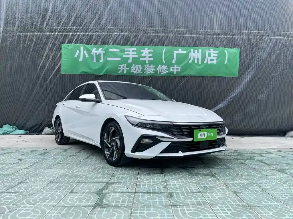 Hyundai Elantra — фото 7