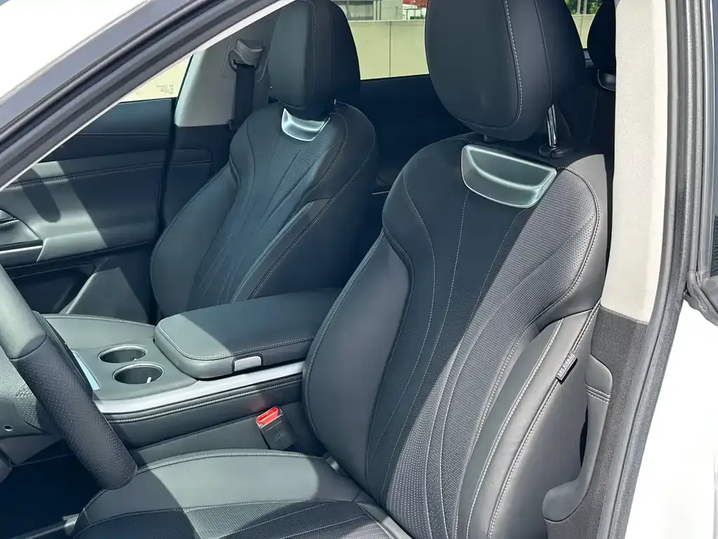 XPeng G9 — фото 5