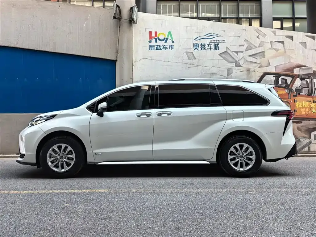 Toyota Granvia — фото 9