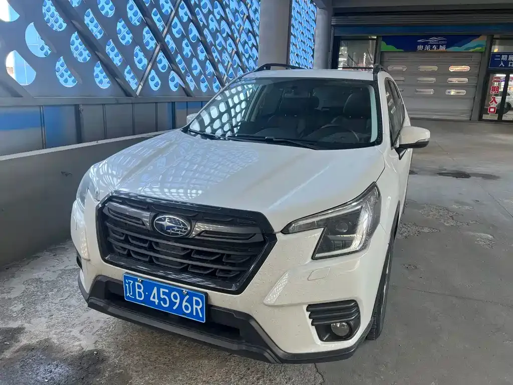 Subaru Forester — фото 1