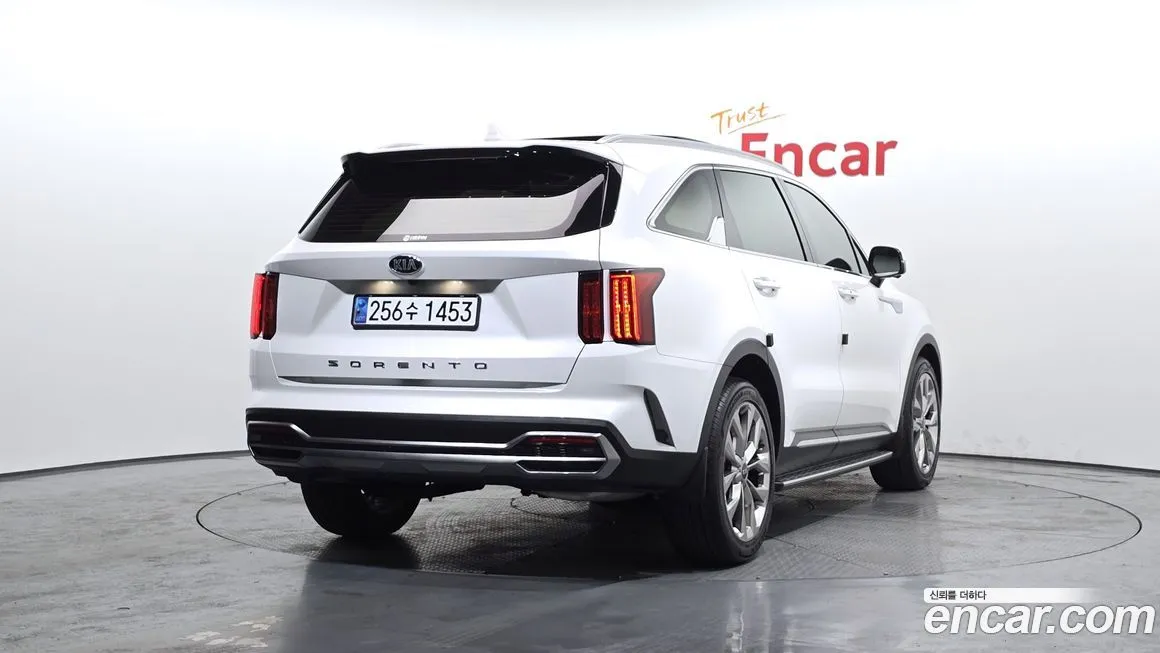 Kia Sorento — фото 8