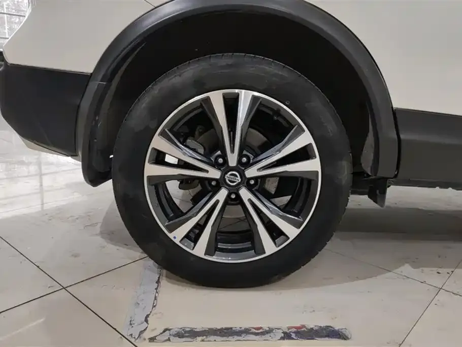 Nissan Qashqai — фото 10