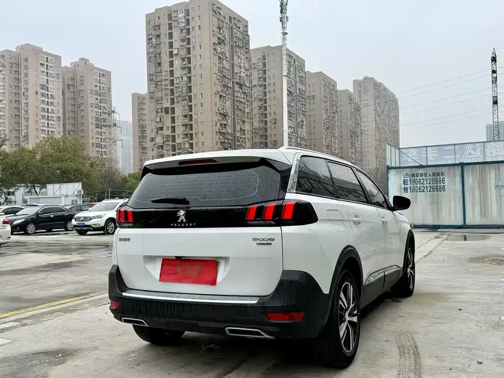 Peugeot 5008 — фото 4
