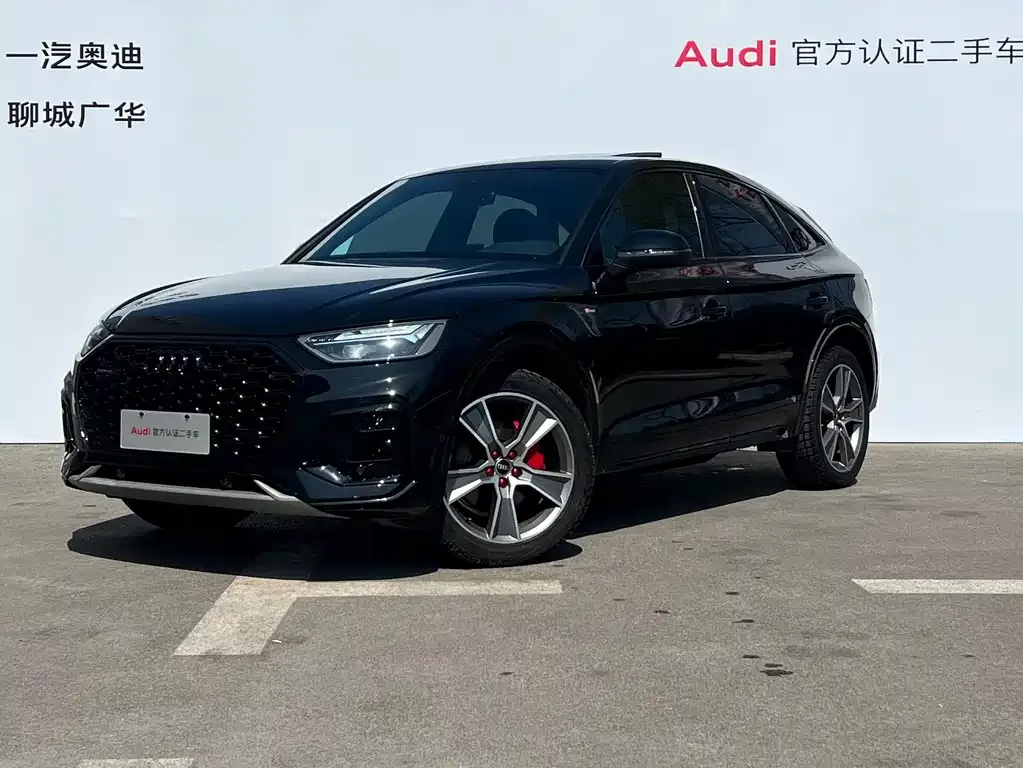 Audi Q5L Sportback — фото 1