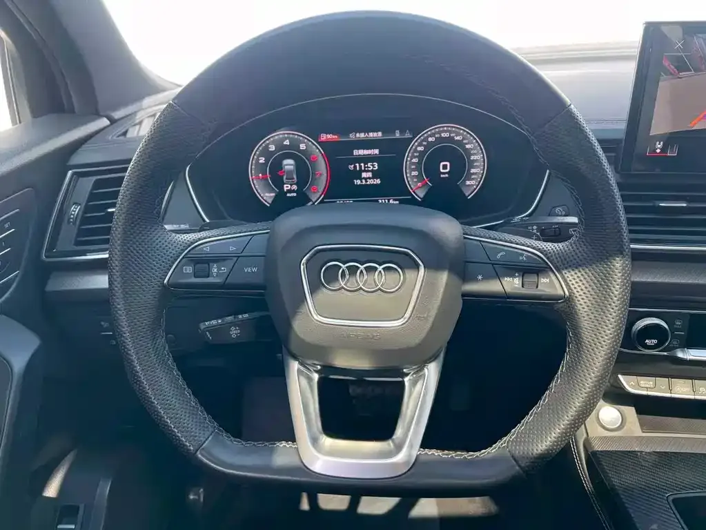 Audi Q5L Sportback — фото 7