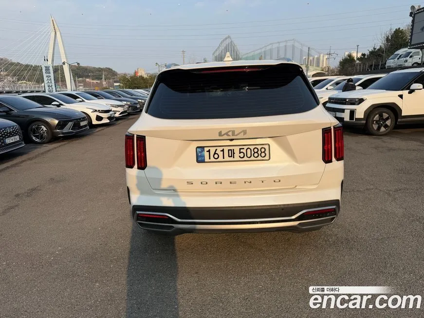 Kia Sorento — фото 8