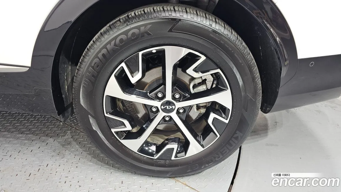 Kia Sportage — фото 8