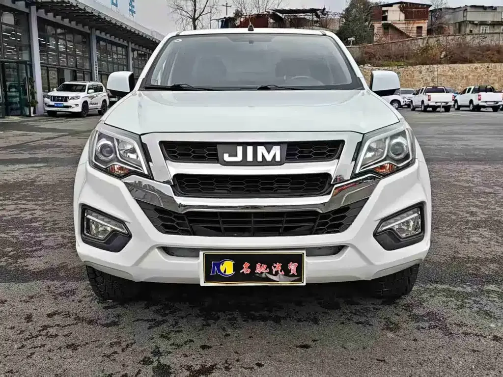Isuzu RE-MAX — фото 1