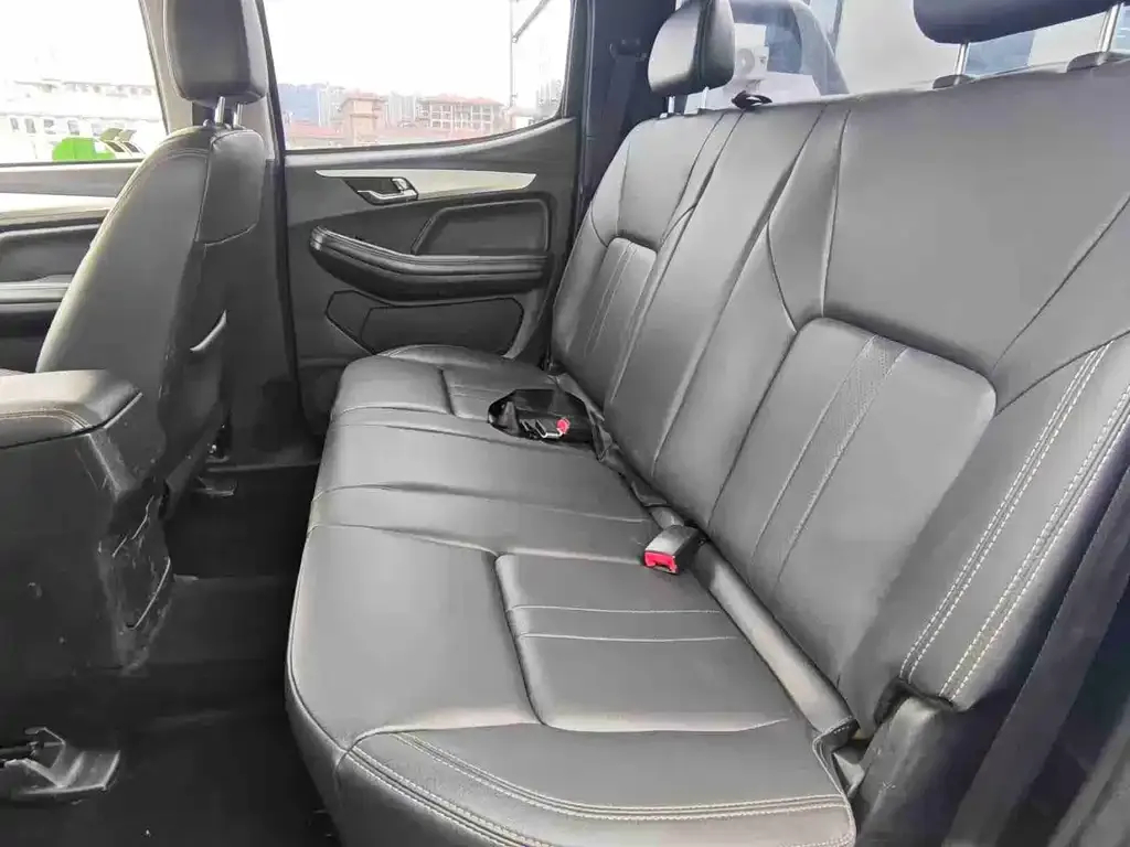 Isuzu RE-MAX — фото 2