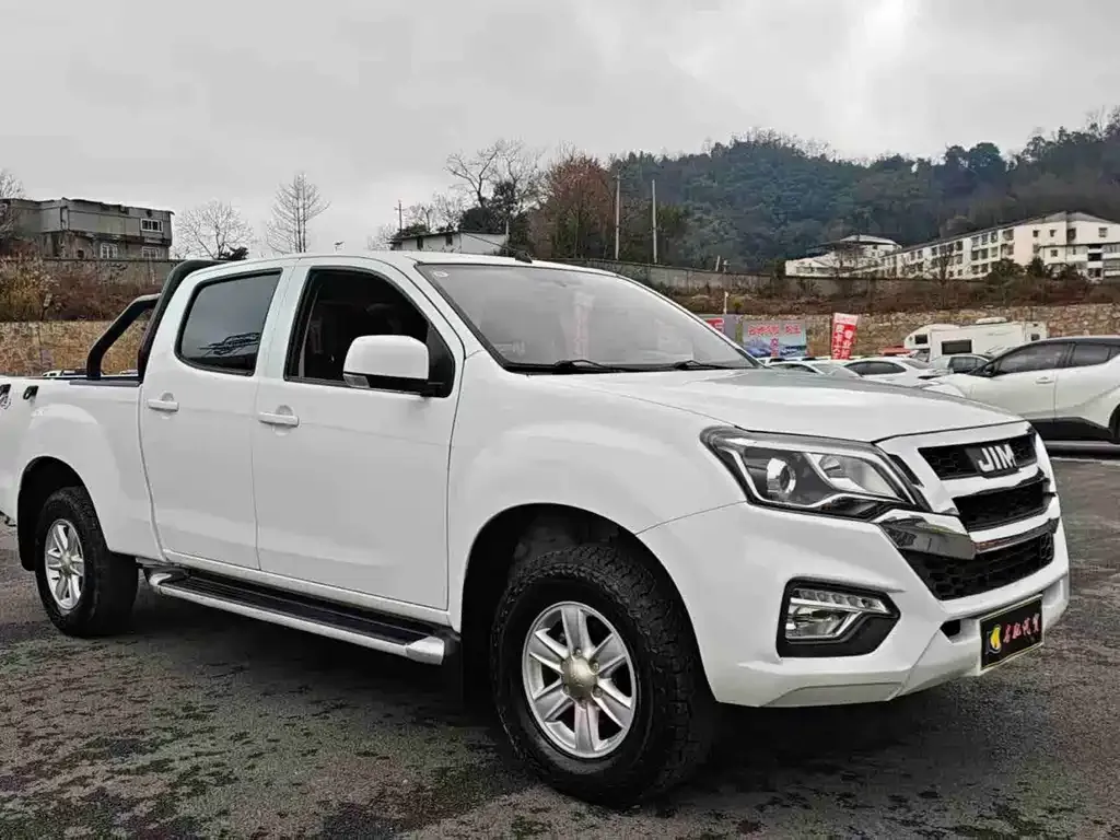 Isuzu RE-MAX — фото 4