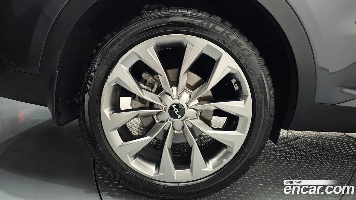 Kia Sorento — фото 9