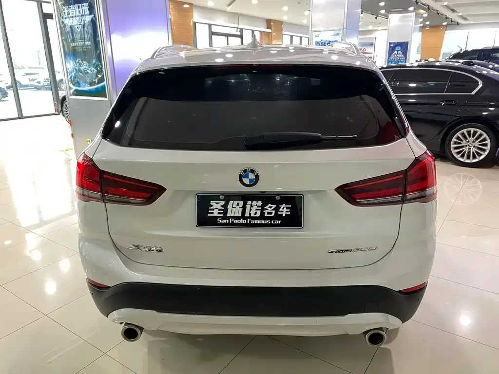 BMW X1 — фото 10