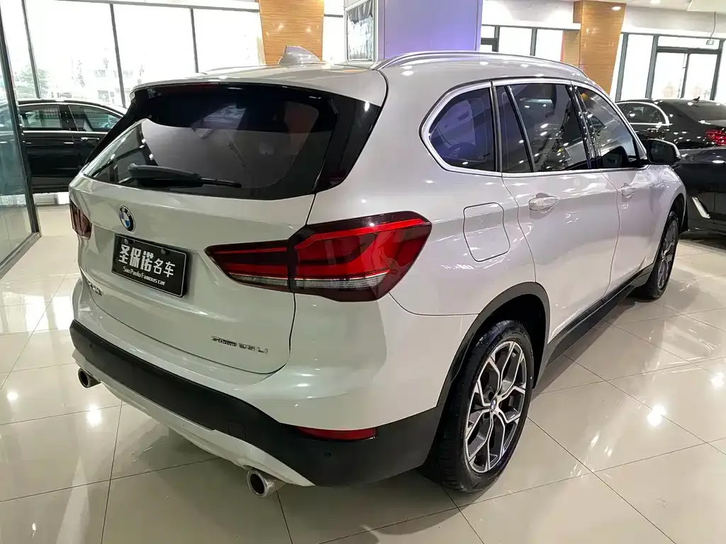 BMW X1 — фото 9