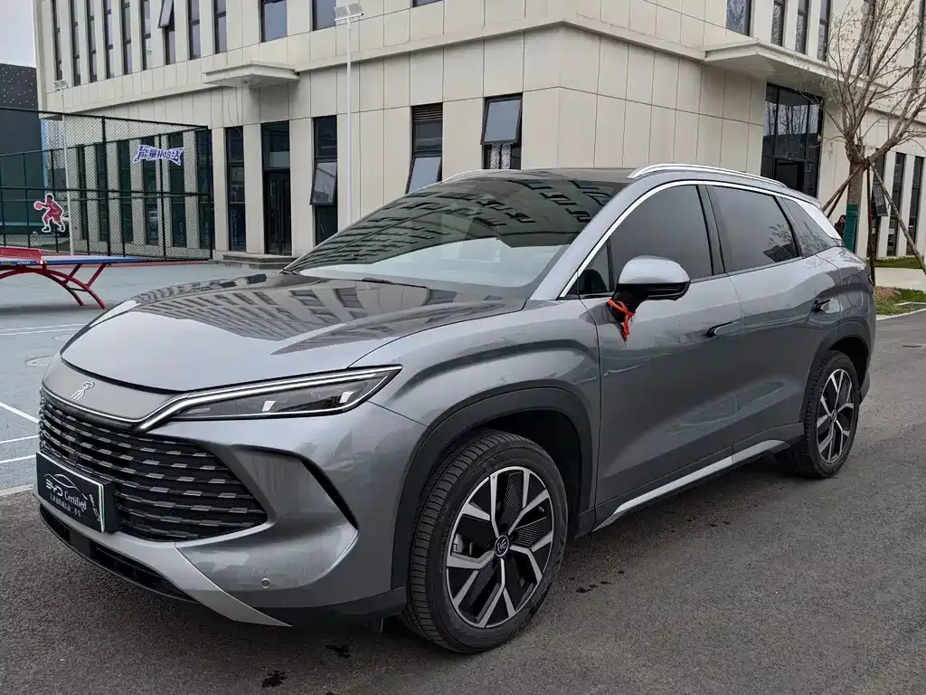 BYD L DM-i — фото 1
