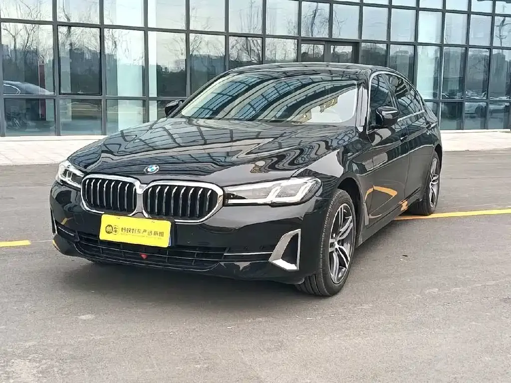 BMW 5 Series — фото 1
