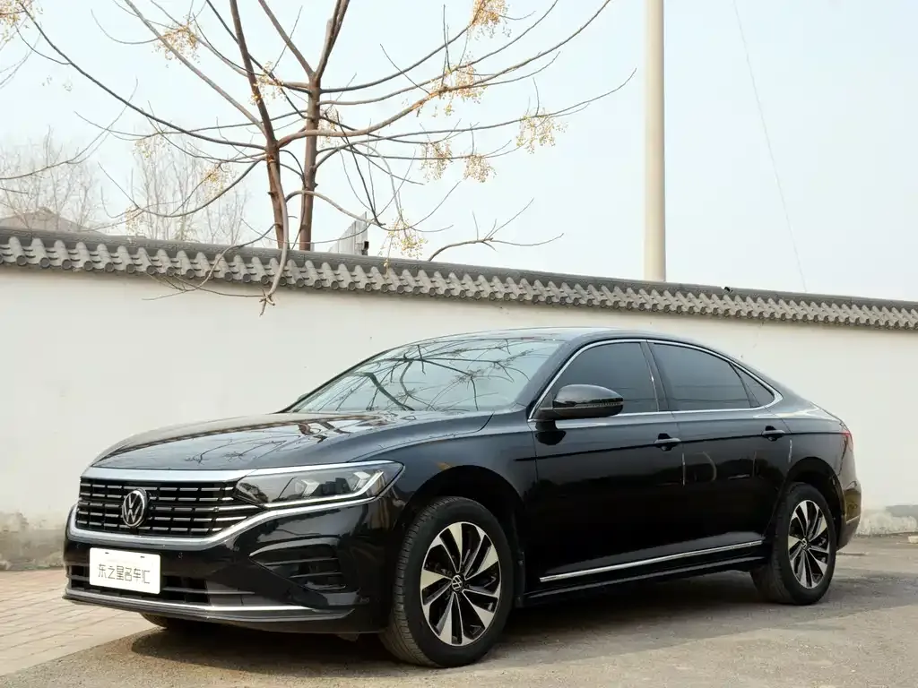 Volkswagen Passat — фото 1