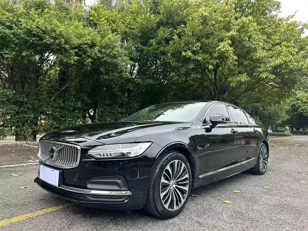 Volvo S90 — фото 1