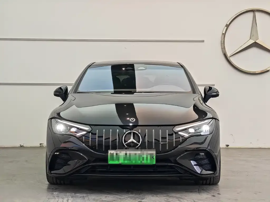 Mercedes-Benz EQE AMG — фото 2