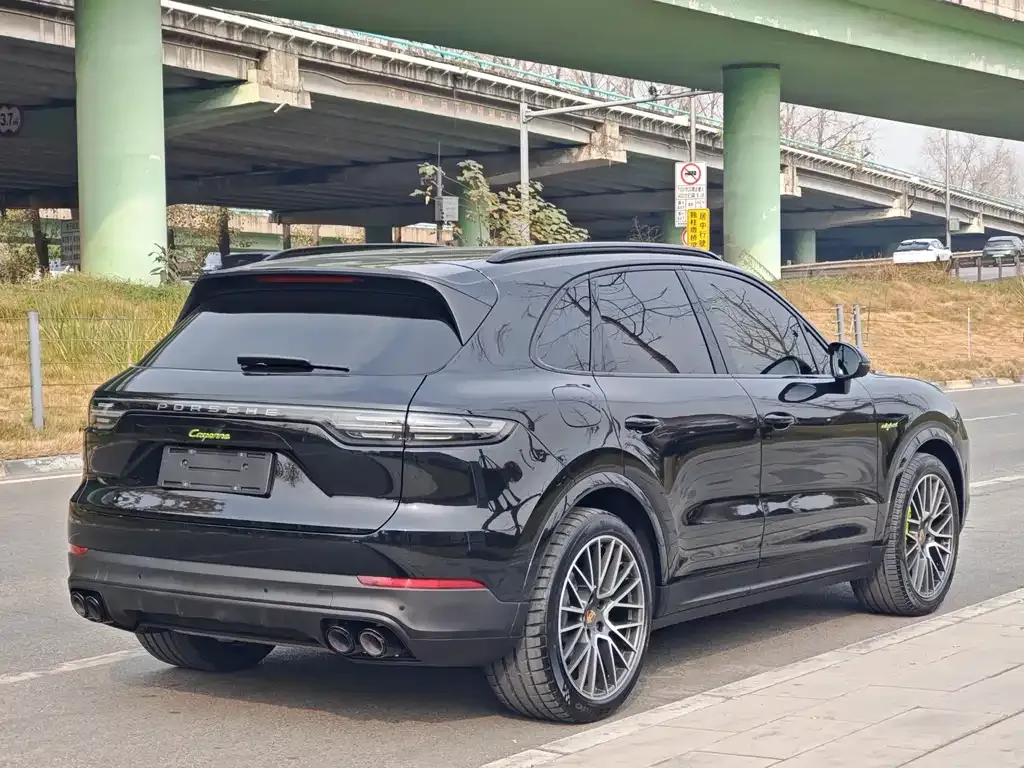 Porsche Cayenne Hybrid — фото 10