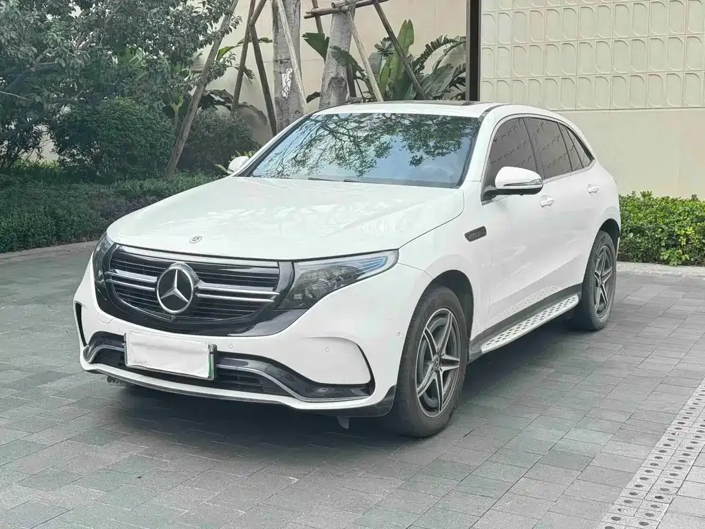 Mercedes-Benz EQC — фото 1
