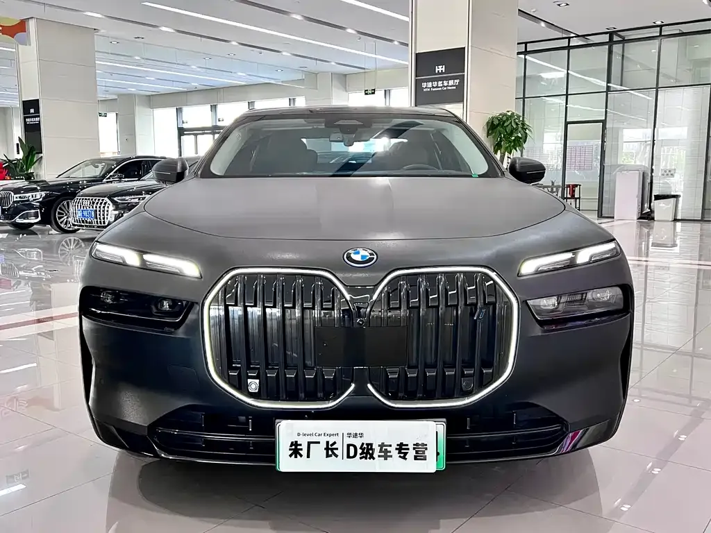 BMW i7 — фото 5