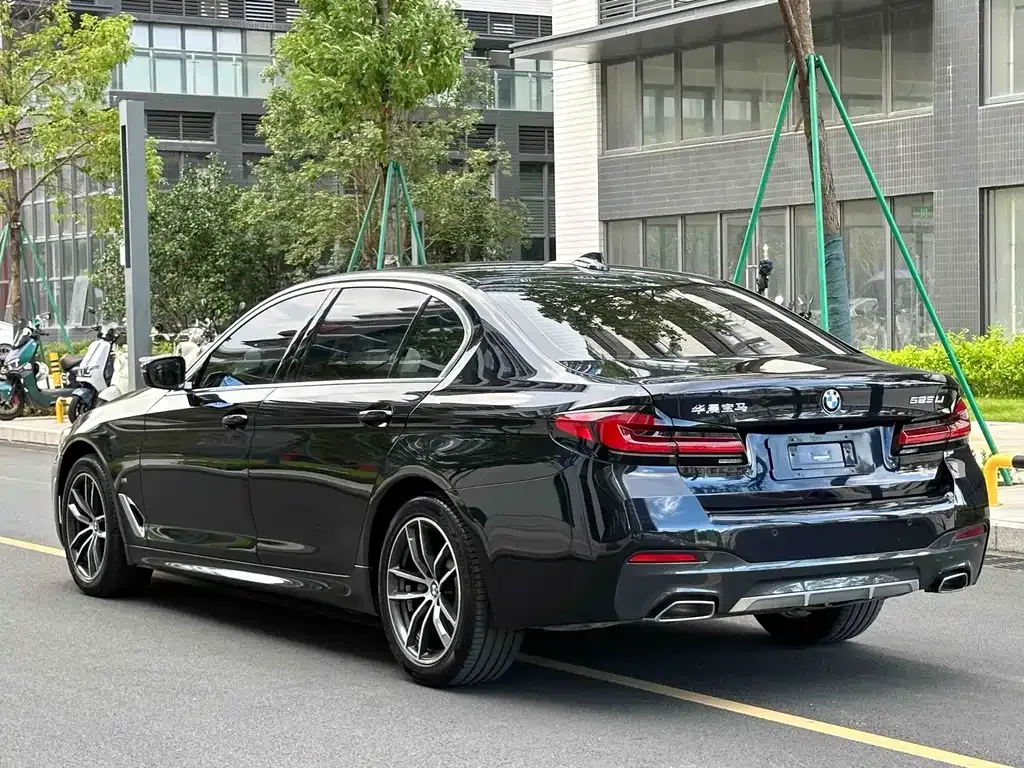 BMW 5 Series — фото 10