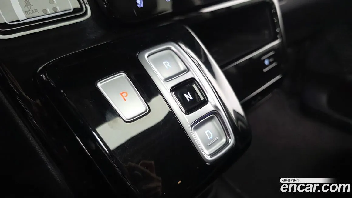 Hyundai Staria — фото 2