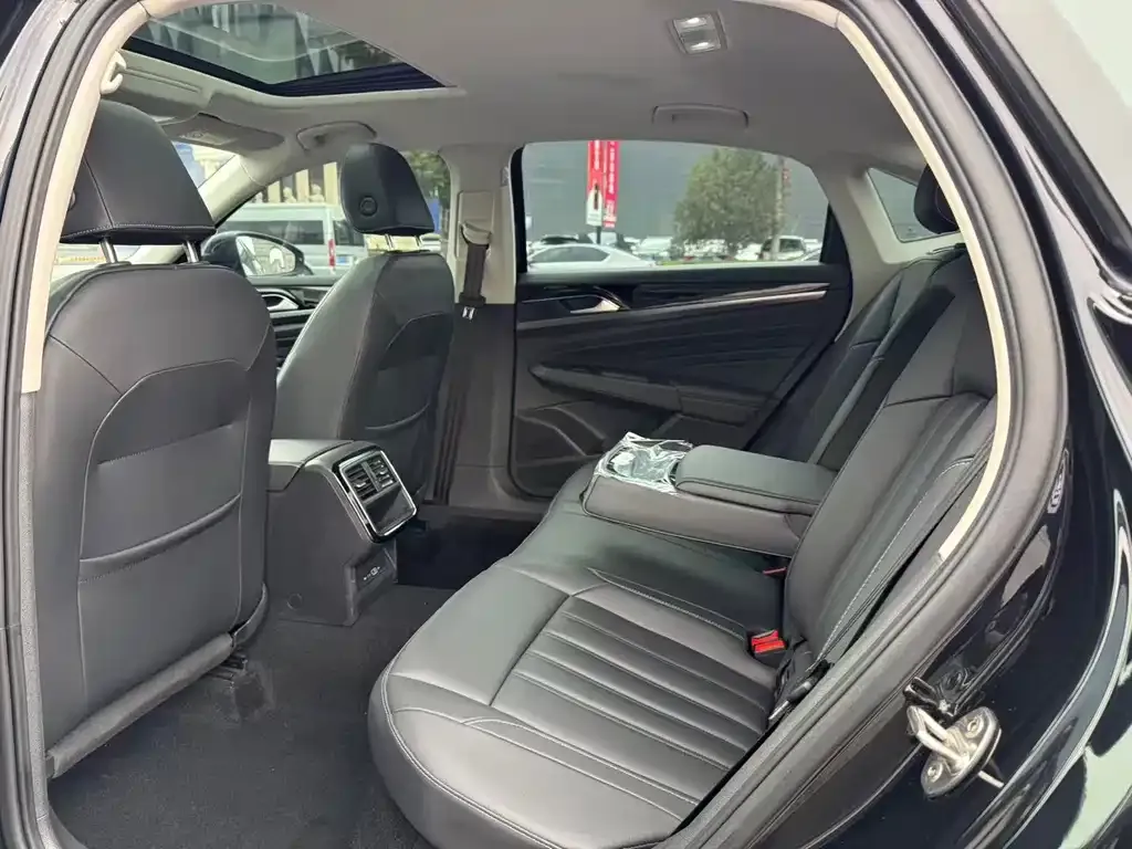 Volkswagen Passat — фото 5