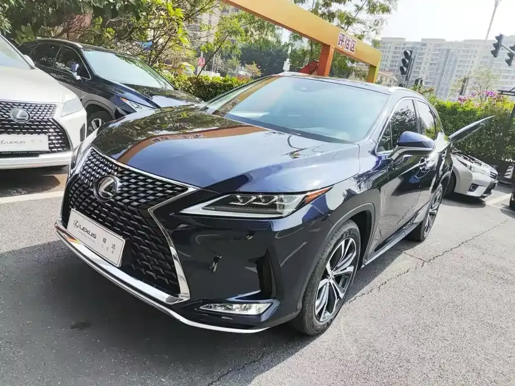 Lexus RX — фото 1