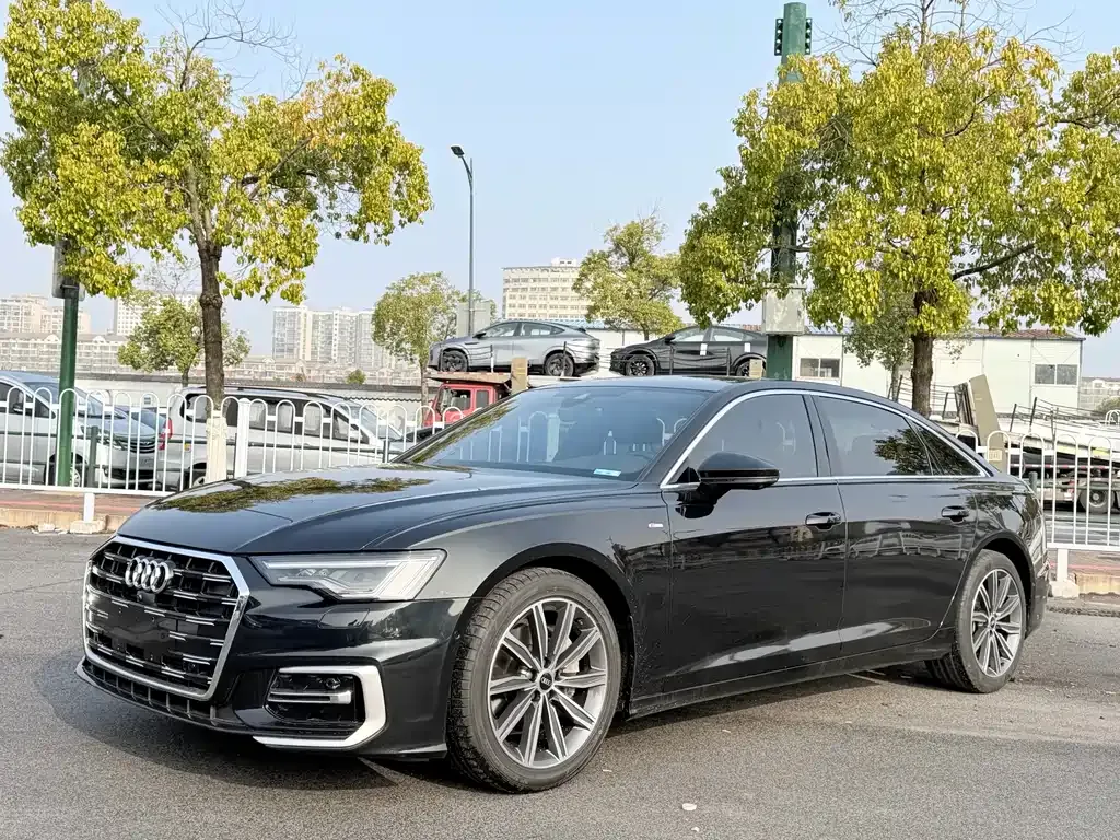 Audi A6L — фото 1
