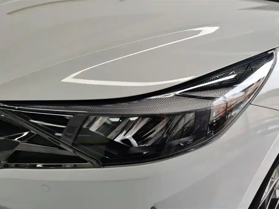 Hyundai Elantra — фото 4