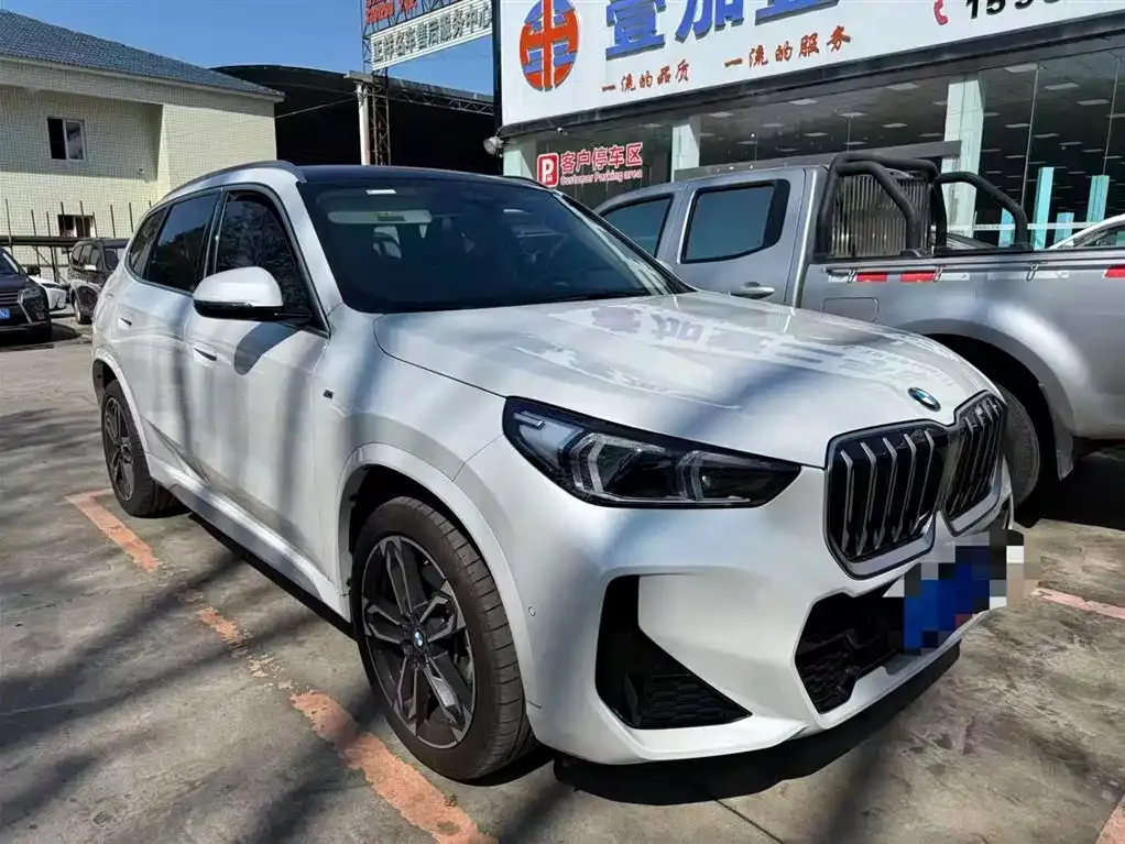 BMW X1 — фото 1