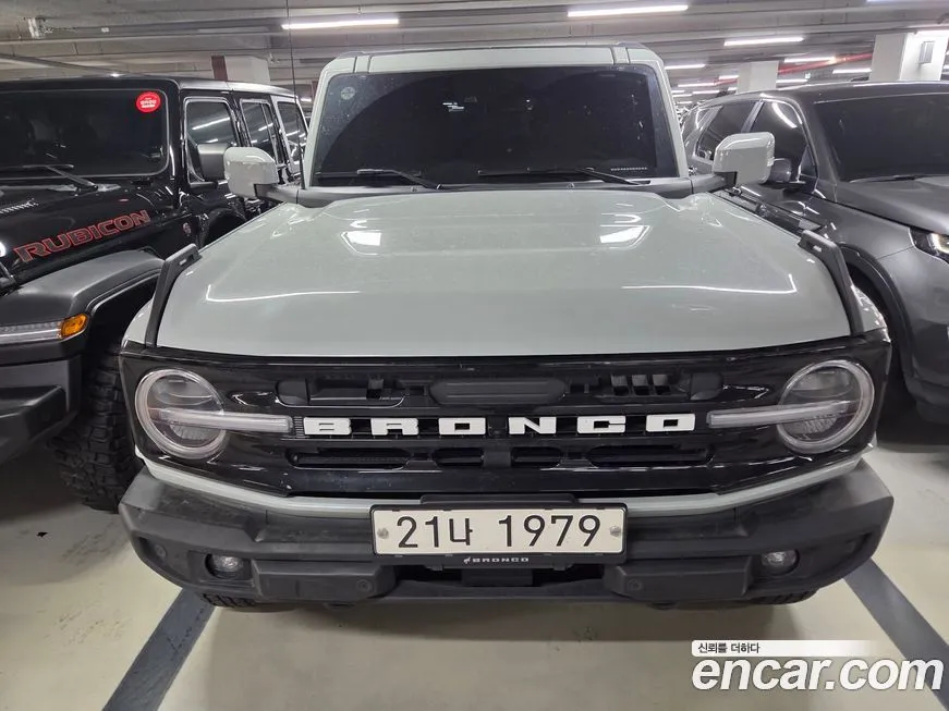 Ford Bronco — фото 1