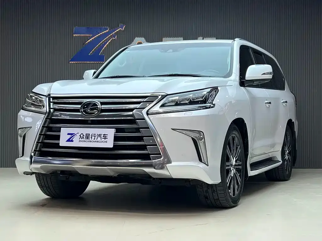 Lexus LX — фото 1