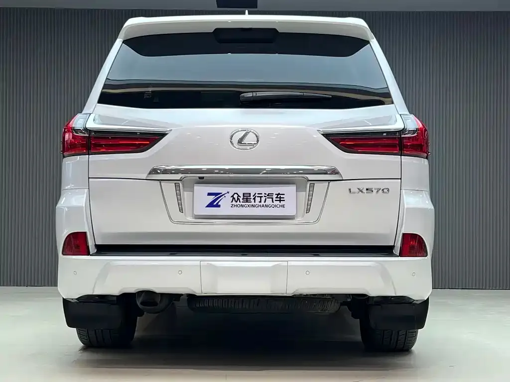 Lexus LX — фото 2
