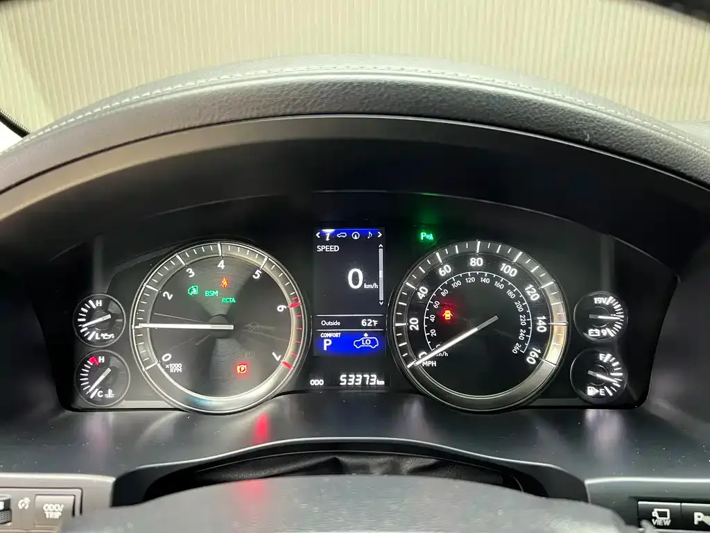 Lexus LX — фото 6