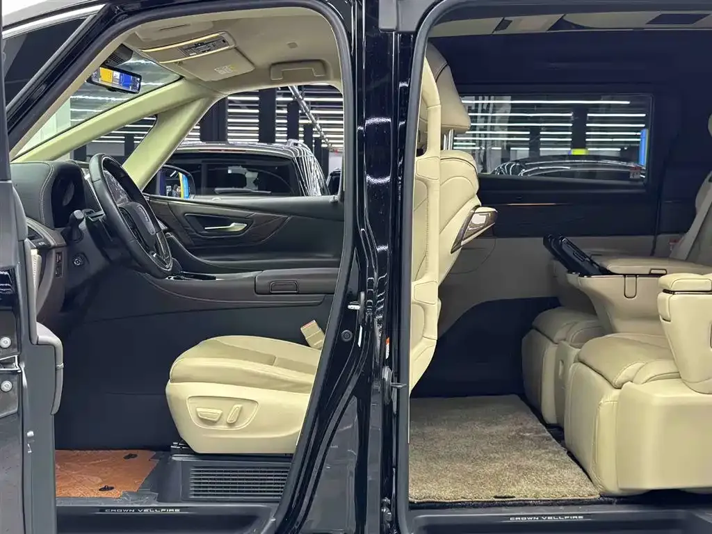 Toyota Vellfire — фото 7