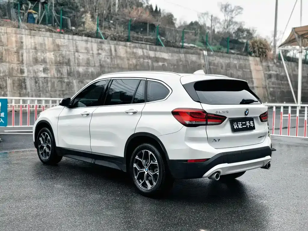 BMW X1 — фото 4