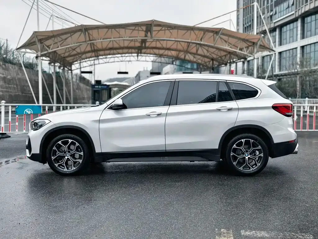 BMW X1 — фото 10
