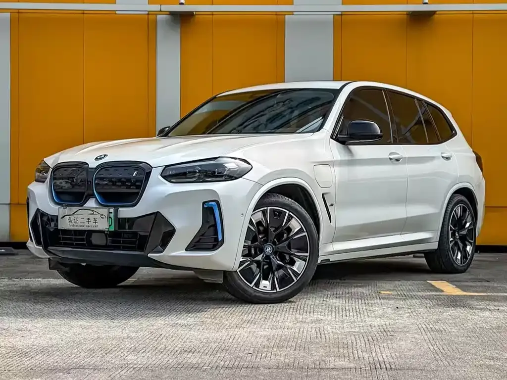 BMW iX3 — фото 1