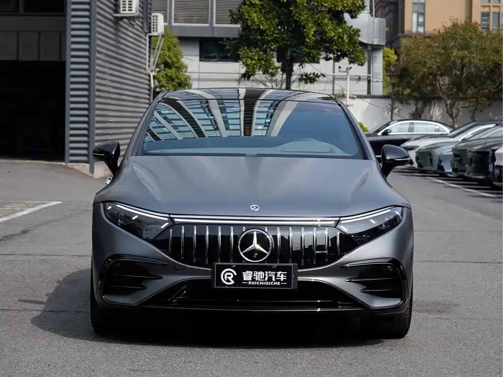 Mercedes-Benz EQS AMG — фото 5