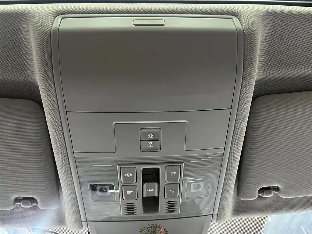 Volkswagen Tiguan L New Energy — фото 9