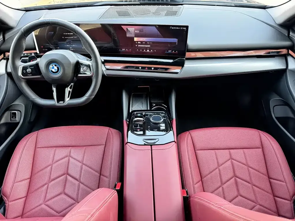 BMW i5 — фото 10