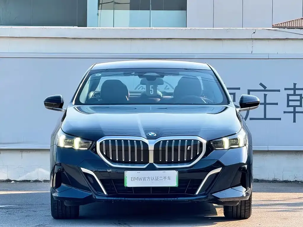 BMW i5 — фото 3