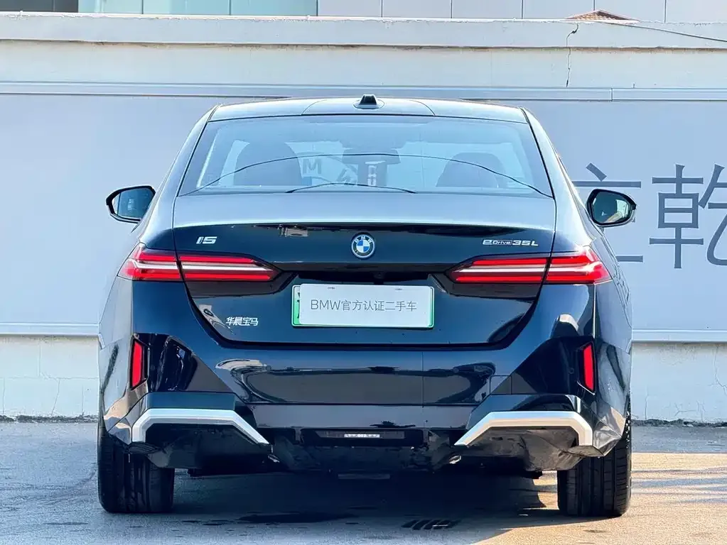 BMW i5 — фото 2